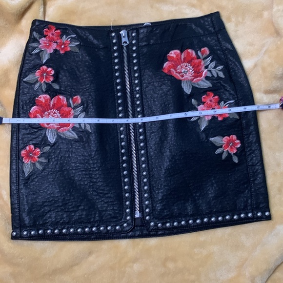 AE short skirt - Picture 6 of 6